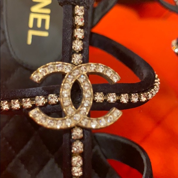 Chanel - Picture 11 of 16